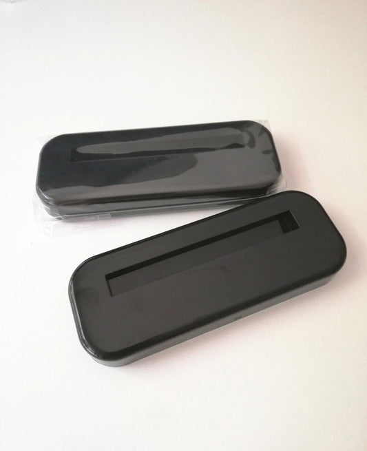 Card base - stand to display cards (black only for 35pt card case)